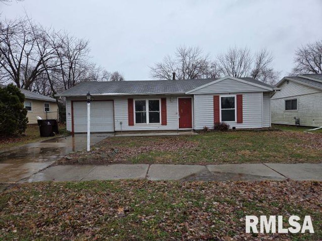 5820 N FROSTWOOD Parkway, Peoria, IL 61615