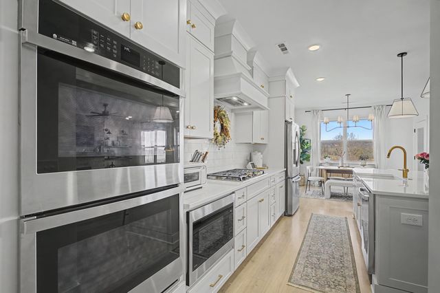 3460 Burgate Trl, Thompsons Station, TN 37179