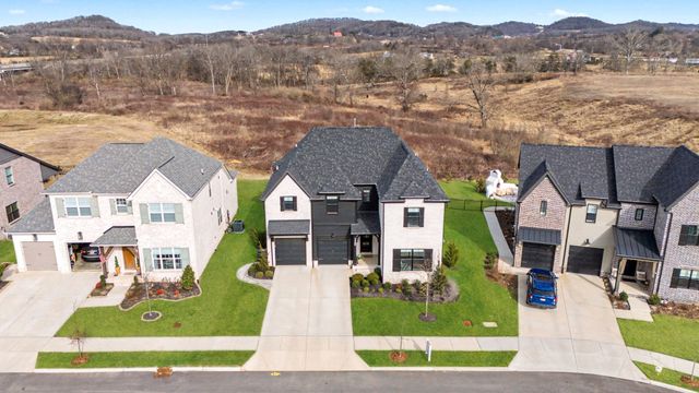 3460 Burgate Trl, Thompsons Station, TN 37179