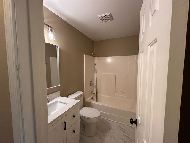 105 Crestdale Avenue, Central, SC 29630