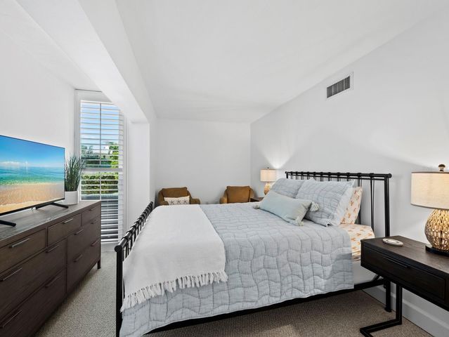 5055 GULF OF MEXICO DRIVE 115, Longboat Key, FL 34228