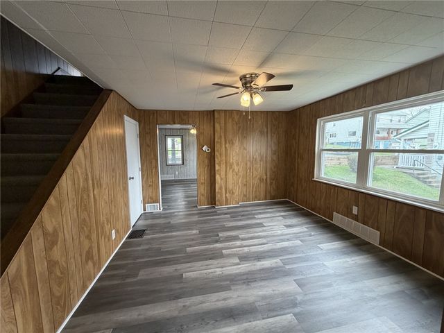 1154 Eisenhower Dr, West Deer, PA 15076