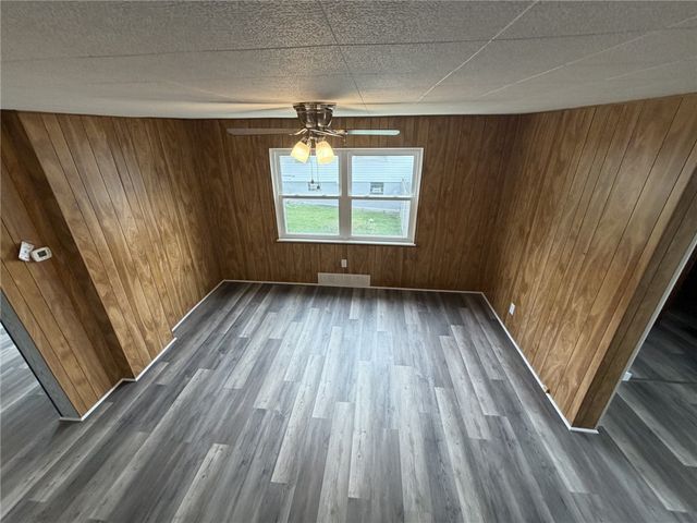 1154 Eisenhower Dr, West Deer, PA 15076