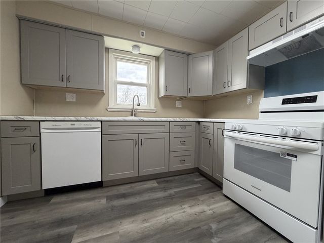 1154 Eisenhower Dr, West Deer, PA 15076