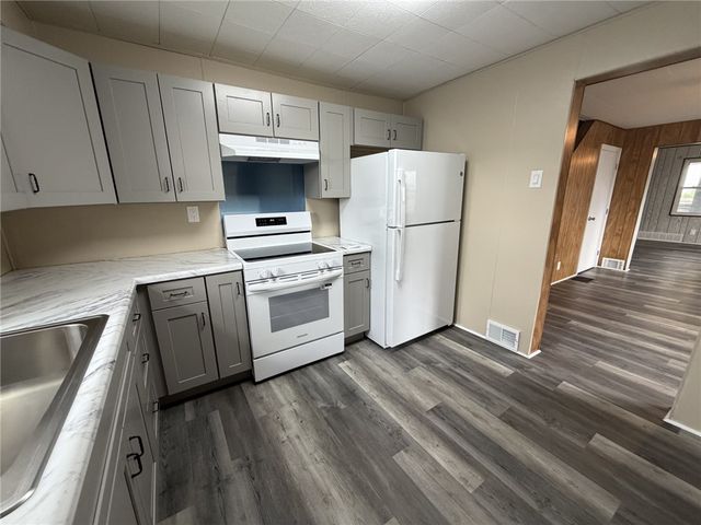 1154 Eisenhower Dr, West Deer, PA 15076