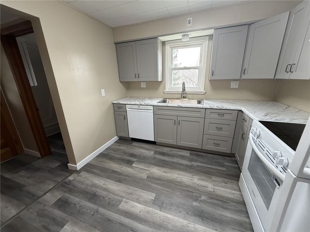 1154 Eisenhower Dr, West Deer, PA 15076