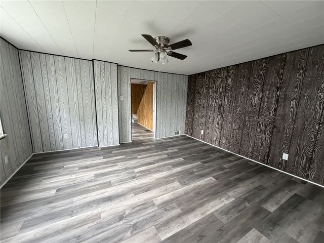 1154 Eisenhower Dr, West Deer, PA 15076