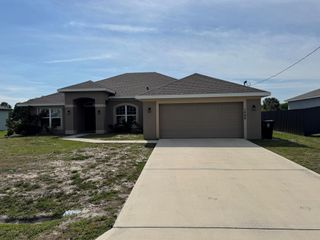 1898 SW Monterrey Lane, Port St Lucie, FL 34953