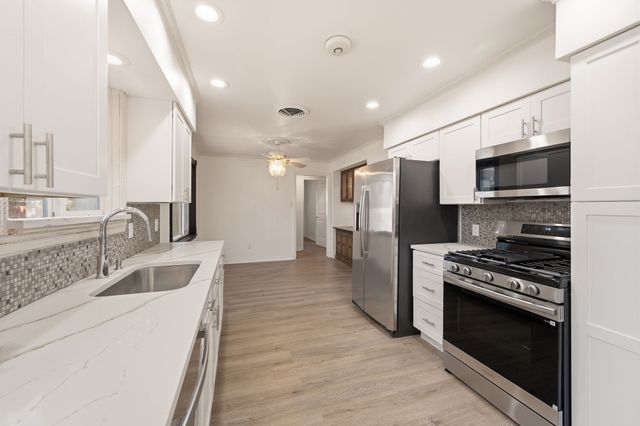 2417 Muret Street, Irving, TX 75062