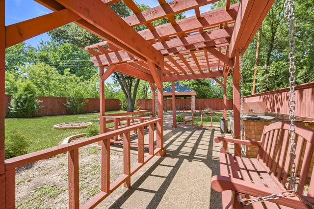 2417 Muret Street, Irving, TX 75062