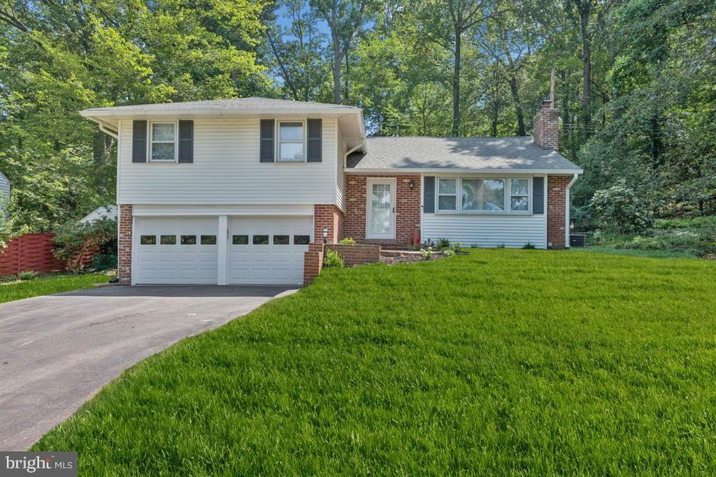 551 BARTON LN, Wayne, PA 19087