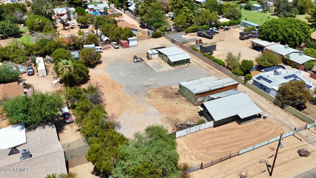 2804 W BELMONT Avenue, Phoenix, AZ 85051