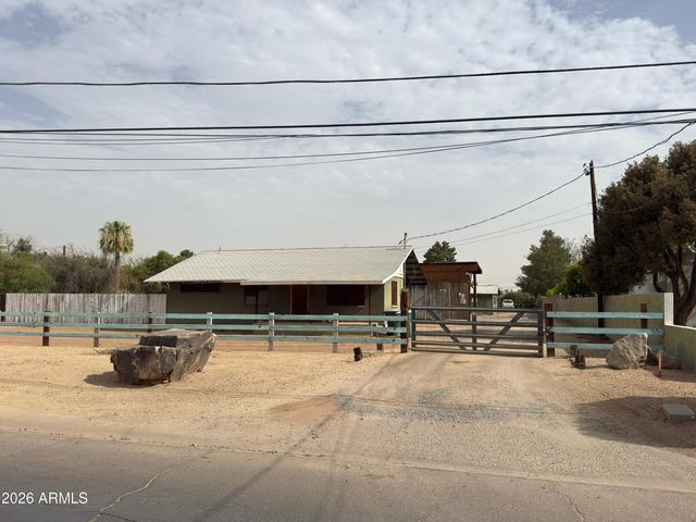 2804 W BELMONT Avenue, Phoenix, AZ 85051