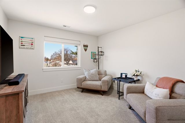 1219 N Walnut Ln, Spokane Valley, WA 99206