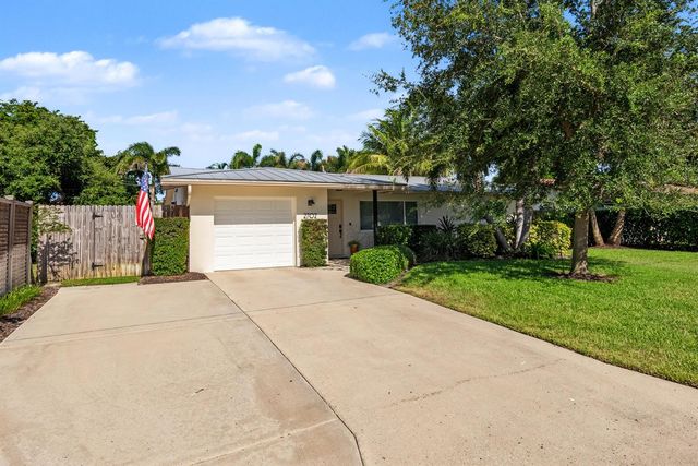 2702 SW 6th Street, Boynton Beach, FL 33435