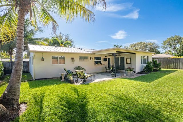 2702 SW 6th Street, Boynton Beach, FL 33435