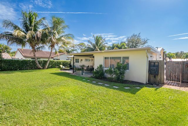 2702 SW 6th Street, Boynton Beach, FL 33435