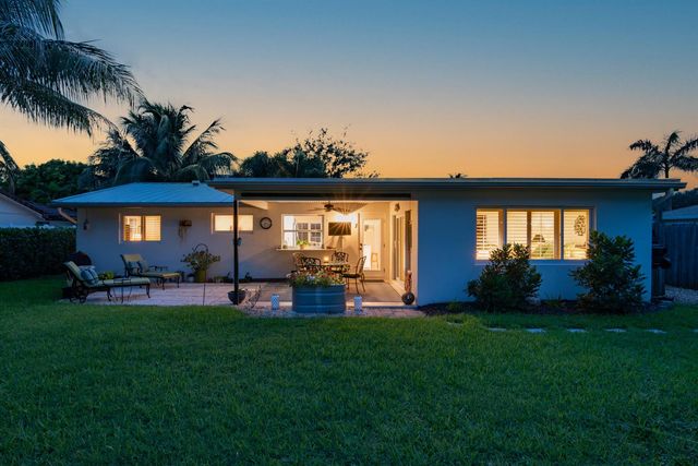 2702 SW 6th Street, Boynton Beach, FL 33435