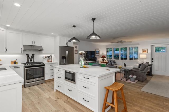 2702 SW 6th Street, Boynton Beach, FL 33435