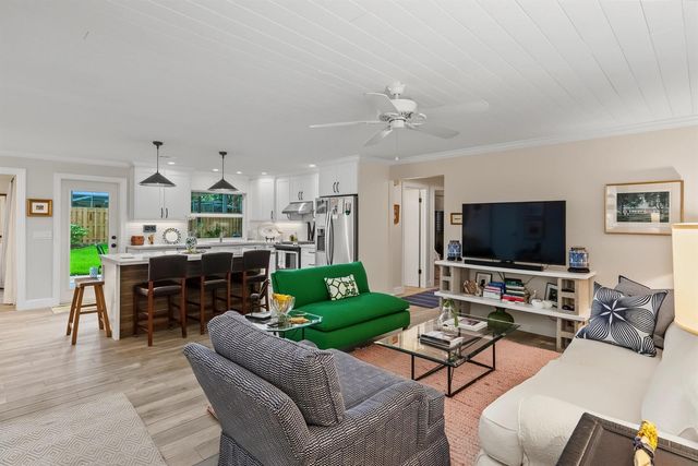 2702 SW 6th Street, Boynton Beach, FL 33435