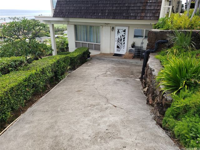 1423 Laamia Place, Honolulu, HI 96821