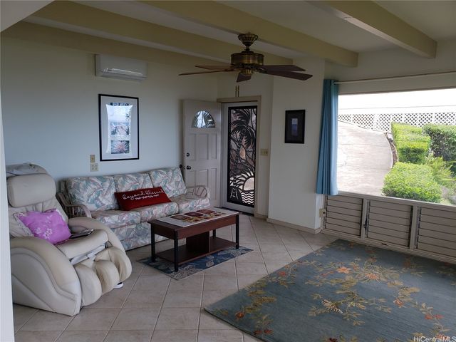 1423 Laamia Place, Honolulu, HI 96821