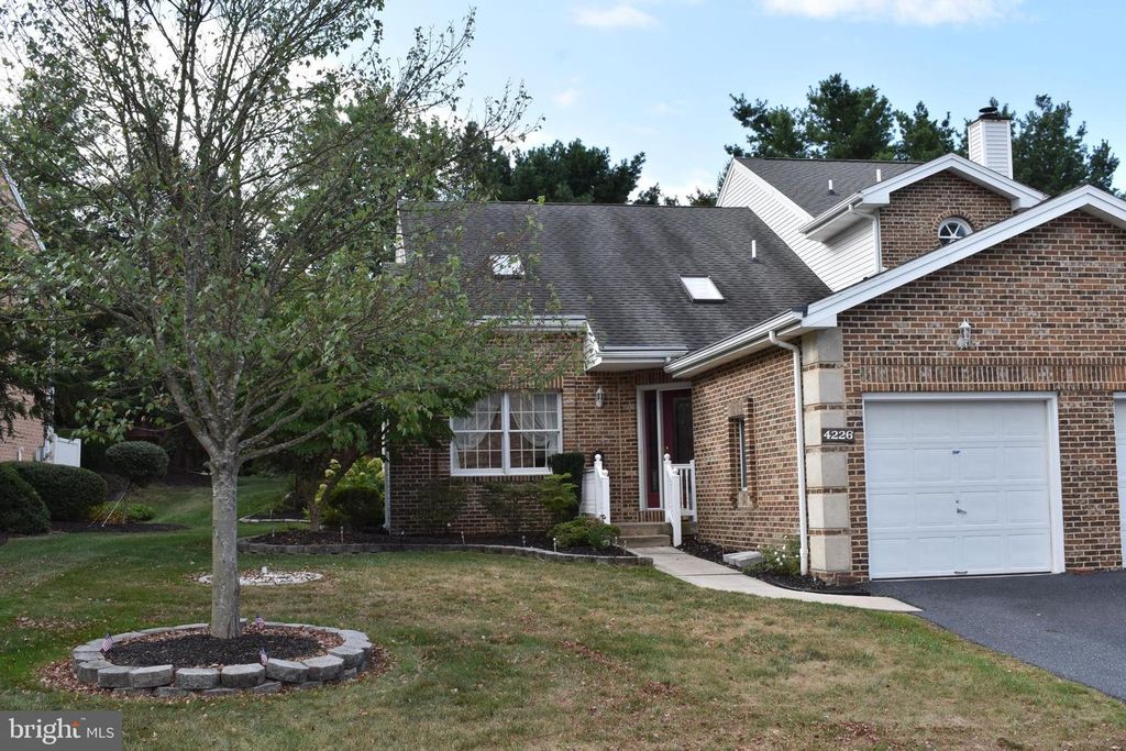 4226 NANTUCKET DR, Mechanicsburg, PA 17050