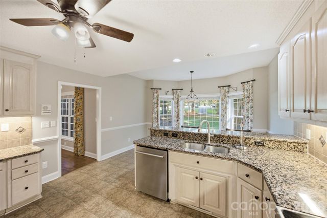 216 Minnie Queen Lane, Belmont, NC 28012