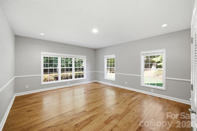 216 Minnie Queen Lane, Belmont, NC 28012