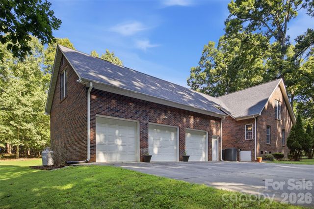 216 Minnie Queen Lane, Belmont, NC 28012