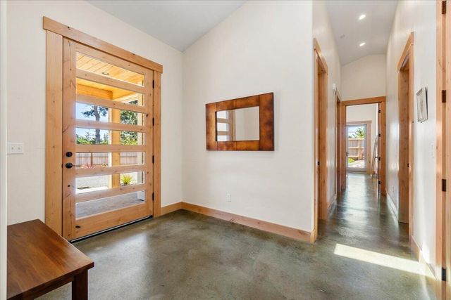 1830 Dixie Lane, Dows Prairie, CA 95519