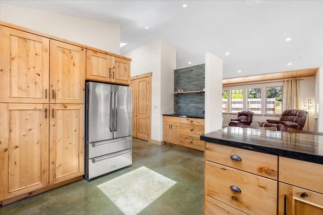 1830 Dixie Lane, Dows Prairie, CA 95519