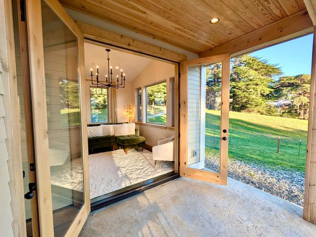 1830 Dixie Lane, Dows Prairie, CA 95519