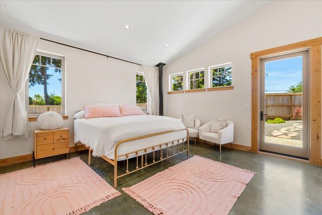 1830 Dixie Lane, Dows Prairie, CA 95519