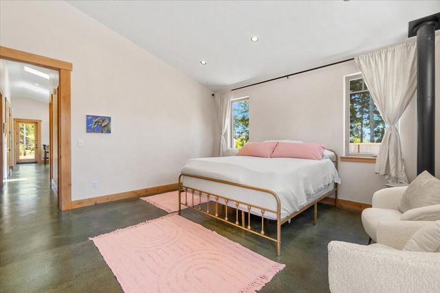 1830 Dixie Lane, Dows Prairie, CA 95519