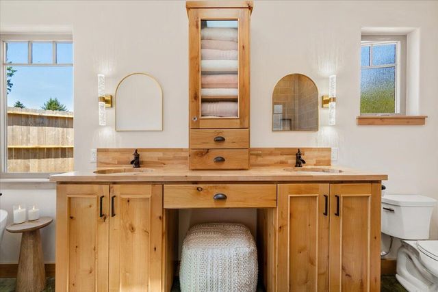 1830 Dixie Lane, Dows Prairie, CA 95519