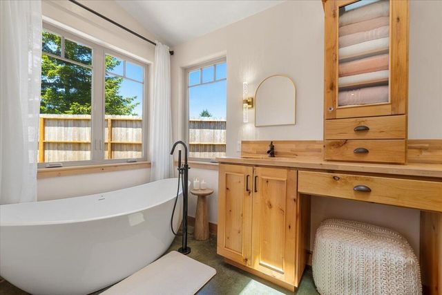 1830 Dixie Lane, Dows Prairie, CA 95519