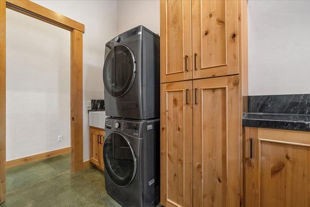 1830 Dixie Lane, Dows Prairie, CA 95519