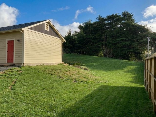 1830 Dixie Lane, Dows Prairie, CA 95519