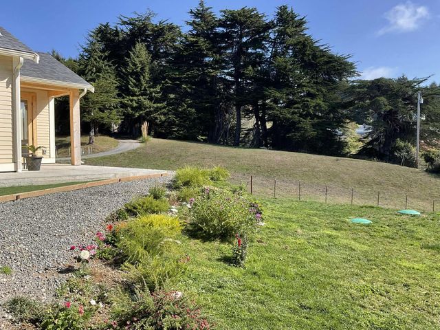 1830 Dixie Lane, Dows Prairie, CA 95519