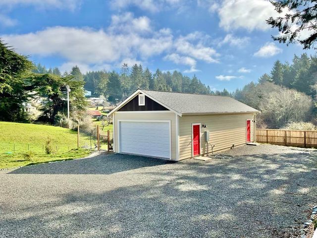 1830 Dixie Lane, Dows Prairie, CA 95519