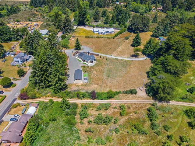 1830 Dixie Lane, Dows Prairie, CA 95519