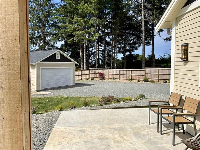 1830 Dixie Lane, Dows Prairie, CA 95519