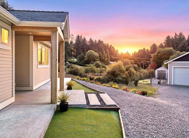 1830 Dixie Lane, Dows Prairie, CA 95519