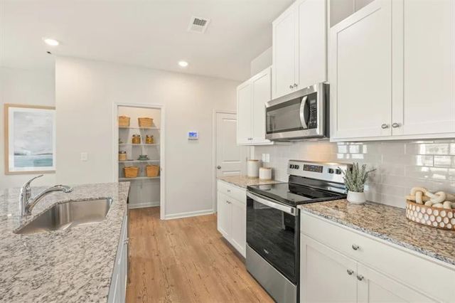 5117 Sidney Square Drive, Flowery Branch, GA 30542