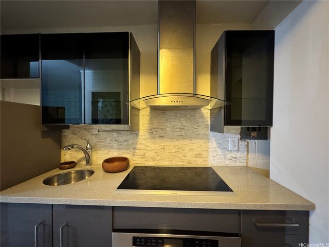 1700 Makiki Street 104, Honolulu, HI 96822