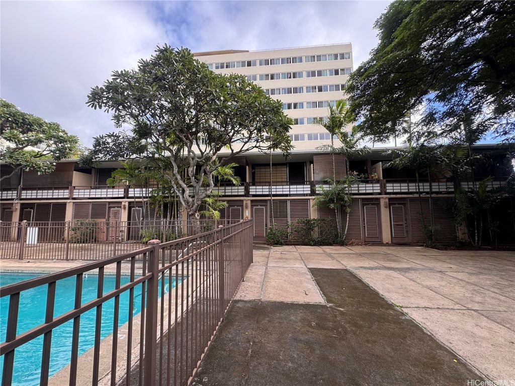 1700 Makiki Street 104, Honolulu, HI 96822