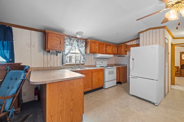 26 Amherst Road, Newmarket, NH 03857