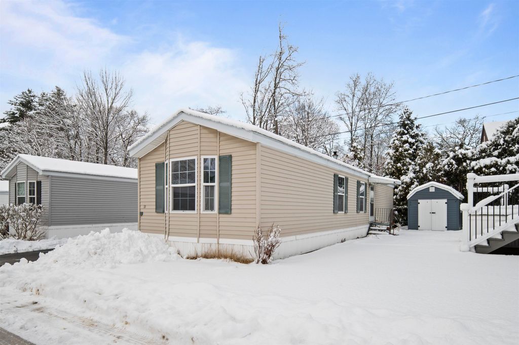 26 Amherst Road, Newmarket, NH 03857