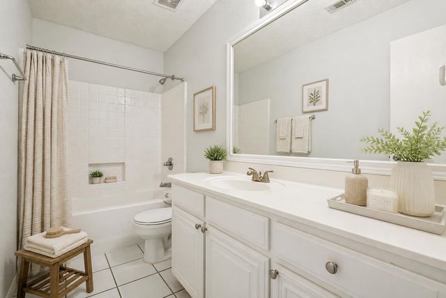 330 Mesquite Hill Drive, Arlington, TX 76002